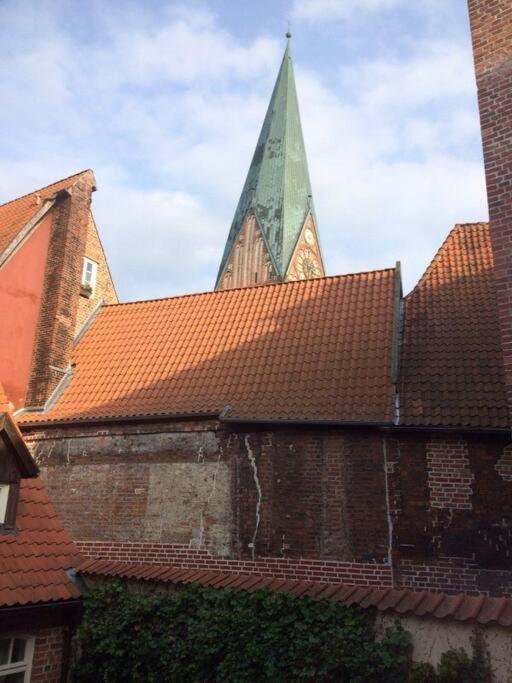 Stadtnest - Charmante Altstadtwohnung Am Sande Lüneburg Exterior foto